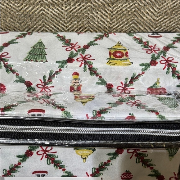 NWT Rae Dunn Christmas Holiday Twin Sheet Set - Red/Green on white background - Picture 4 of 4